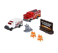 Matchbox Hitch & Haul - Set da gioco in pressofusione con veicolo antincendio, set da 6 pezzi, camion e ambulanza, include pompieri, cartellone per le affissioni e 2 barriere di sicurezza