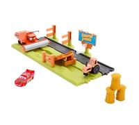 Cars - corsa acrobatica in fuga da frank, playset rampa con 2 modalità di gioco e 3 personaggi dal film