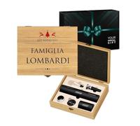 Maverton Stappa Bottiglie Elettrico - Set Accessori Vino + Cavatappi Birra - da 6 Pezzi - Personalizzato a Stampa - Scatola in Legno di Bambù - 27x22x7 cm - per le Coppie - regalo di Natale - Natale