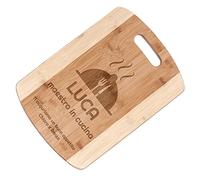 Maverton Tagliere in bambù - incisione personalizzata - eco-friendly - dimensioni 35cm x 25cm - battilardo rettangolare con il manico - pensiero speciale per uomo - maestro in cucina