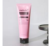 MEDICUBE Balsamo per capelli e cuoio capelluto al rosmarino 250 ml balsamo...