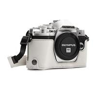 MegaGear Ever Ready - Mezza custodia in pelle per fotocamera compatibile con Olympus OM-D E-M10 Mark III