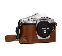 MegaGear Olympus OM-D E-M10 Mark III Ever Ready Custodia metà copertura in finta pelle per Fotocamera con Tracolla - Marrone chiaro - MG1352