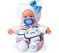 Nenuco Cute Cinnamaroll, Mini Bambola da 15 cm, corpo morbido, vestita da personaggio Cinnamaroll di Hello Kitty, con ciuccio, + 10 mesi, Famosa (NFNC2400)