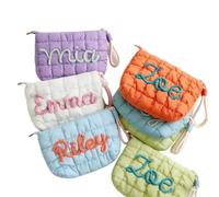 MFCHICIFY Borsa per il trucco con nome personalizzato, sacchetto trapuntato con cerniera con polso, borsa da viaggio per il miglior amico, regalo di compleanno, borsa cosmetica ricamata, regalo per