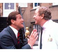 Michael Caine & Roger Moore [1002065] 8x10 Foto (Altre Misure Disponibile)