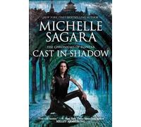 Michelle Sagara Cast in Shadow (Tascabile) Chronicles of Elantra Novel