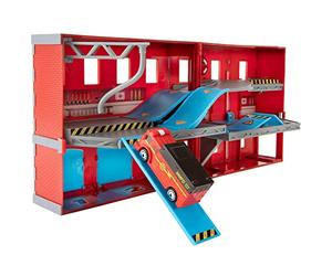 Micro Machines MMW0033 - Set da gioco con nucleo di incendio, espandibile e collegabile ad altri set di mm, include un esclusivo veicolo per raccogliere tutti