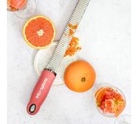 Microplane Grattugia Zester Terracotta ideale per Agrumi, Formaggio a Pasta dura, Zenzero, Cioccolato e Noce Moscata con Lama Fine - Made in USA