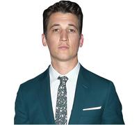 Miles Teller (Suit) Ritaglio di buddy a metà corpo