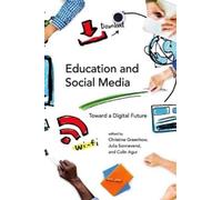Minh Mai Education and Social Media (Tascabile)