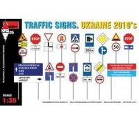 Modellino Diorama Traffic Signs. Ucraina 2010's 1/35ème MiniArt 35635 Ch