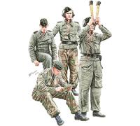 Panzer Crew (1943-1945) Figure 1:35 Plastic Model Kit MINIART