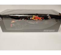 Minichamps Red Bull RB18 #11 Sergio Perez Miami GP 2022 1/18 110220511