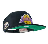 Mitchell & Ness La nuova collezione Snapback propone i classici loghi NBA finemente ricamati sulla fronte. Cappellino visiera piatta con chiusura regolabile