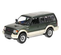 Mitsubishi Pajero LWB 1991 verde modello di auto 940163471 Maxichamps 1:43