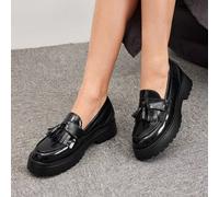 Mocassini con decorazioni a nappine per le vacanze estive, in per l'estate, scarpe per il ritorno a scuola, scarpe per studenti universitari, scarpe eleganti basic, casual business, eleganti per Natal