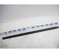 Modanatura adesiva nera Satin la destra è uguale alla sinistra porta anteriore