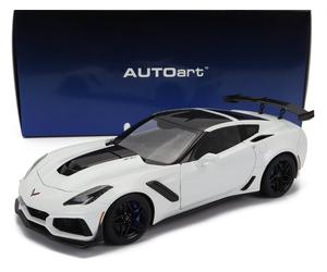 MODELLINO AUTO STATICO AUTOART CHEVROLET CORVETTE C7 ZR1 2017 BIANCO SCALA 1/18