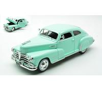 MODELLINO AUTO STATICO MAISTO CHEVROLET FLEETLINE AEROSEDAN 1948 VERDE 1/25