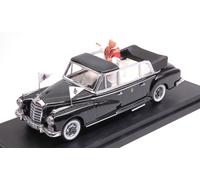 MODELLINO AUTO STATICO RIO MERCEDES 300D PAPA GIOVANNI XXIII FIGURE SCALA 1:43