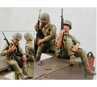 Modellino figure in resina 1/35 kit due soldati americani cavalieri della...
