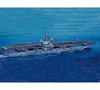 Modello in plastica della portaerei USS Ronald Reagan