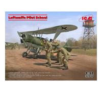Modello Scuola Piloti Luftwaffe Icm 32017 1/32 Con Hs 123 E 3 Figurine. Scena