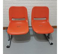 Moderna sedia ergonomica per ospiti per una comoda seduta in reception, chiesa, conferenza e hall della scuola