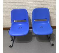 Moderna sedia ergonomica per ospiti per una comoda seduta in reception, chiesa, conferenza e hall della scuola