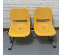 Moderna sedia ergonomica per ospiti per una comoda seduta in reception, chiesa, conferenza e hall della scuola