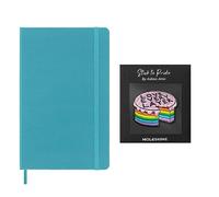 Moleskine Pacchetto con accessorio, Moleskine Classic Notebook + Patch Adesivo Pride Cake, Taccuino a Righe, Copertina Rigida,13x21 cm, Colore Azzurro Blu Reef, Patch disegnata da Ashton Attzs, 5x5cm
