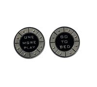 Moneta del Giocatore Placcata Argento o nera - Decision Coin "One More Play or Go to Bed?" - Idea Regalo per Videogiocatori, accessori gaming (Argento e nero)