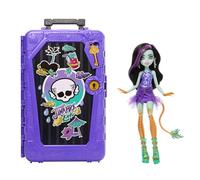 Monster High Segreti da Brivido - Jinafire Long Destinazione Oasi di Gore-geous, set con bambola e valigia piena di 19 sorprese, abiti e accessori inclusi, 4+ anni, JDR52