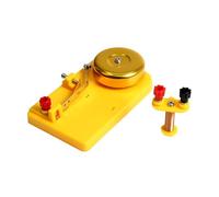 mophrati Esperimento con campanello elettrico: costruire circuiti. Risorsa educativa per bambini per sviluppare competenze pratiche. Fisica per le scuole medie e lezioni di