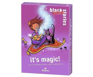 moses 90099 Black Stories Junior It's magic-50 Casi Scintillanti Piene di misteri e magia, Il Gioco di Carte Puzzle Due Varianti di Gioco, Gioco Puzzle per Bambini dai 8 Anni in su, Bianco