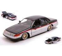 MotorMax FORD CROWN VICTORIA 1998 BLACK/SILVER 1:24
