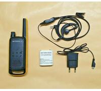 Motorola TLKR T82 Walkie Talkie + caricatore + batteria + auricolare, unità a...