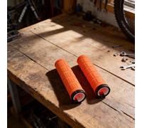 Mountain For Bike Grips Lock On Manubrio Estremità in Gomma per Manopole Antiscivolo Accessori Ciclismo Leggero per Polsini 22,2 mm Bar Covers All Weather Grip Tape (Arancione)