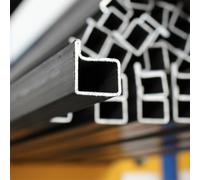 MP Metalli Ferro tubolare sagomato a "L" per serramenti piccolo 32x28 mm. Spessore 1,5 mm. - Misura 2 mt / 2000 mm - Made in Italy