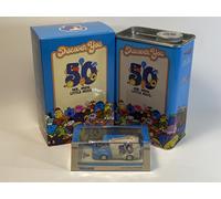 Mr Men Little Miss 50° Anniversario Toyota Hiace Widebody 1:64 Tarmac Works