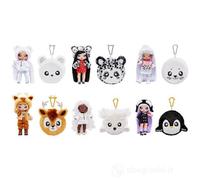 MGA Entertainment Bambole Na Na Na Surprise 2in1 Winter Cozy con Pochette Pom Pom Assortite