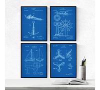Nacnic set 4 Stampe artistiche sfondo blu brevetto elica, ancora, timone, barca a vela. Manifesti con invenzioni e vecchi brevetti. Sport acquatici ed equipaggiamento tecnico.
