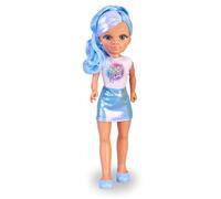 Nancy Shine - Bambola con capelli lunghi con meches azzurre, gonna azzurra metallizzata, top bianco e scarpe abbinate, per bambine/I da 3 anni, Famosa NAC70210