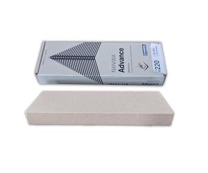 Naniwa Abrasive Mfg Sanelli Ambrogio, Pietra Affilacoltelli Professionale, Grana Grezza #220, Ideale per Correggere Lame Scheggiate, con Alta Forza di Lucidatura, Splash&Go, Made in Japan (NS2402)