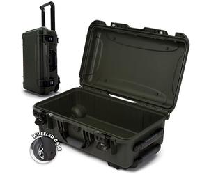 NANUK 935 - Valigetta rigida impermeabile con ruote, 55,9 x 35,6 x 22,9 cm, antipolvere e resistente agli urti, omologata per trasporto aereo, colore verde oliva