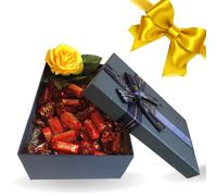 NARAMAKI® Idee Regalo San Valentino e Festa della Donna 2025- Scatola Rettangolare 19cm Elegante Blu + 175g Caramelle Rossana + Rosa Artificiale Gialla (RETTANGOLO BLU PICCOLO)