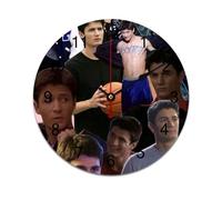 Nathan Scott Silenziosi secondi e PVC leggero e resistente rendono questo orologio da parete minimalista senza cornice un'aggiunta perfetta a qualsiasi spazio abitativo o di lavoro.