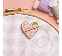 Needle Minder - Cuore coraggioso e forte per punto croce, cucito, ricamo e cucito, accessori smaltati e magnetici