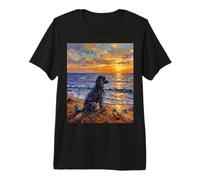 Nero Barboncino Cane sulla Spiaggia al Tramonto Opera d'Arte Maglietta Premium